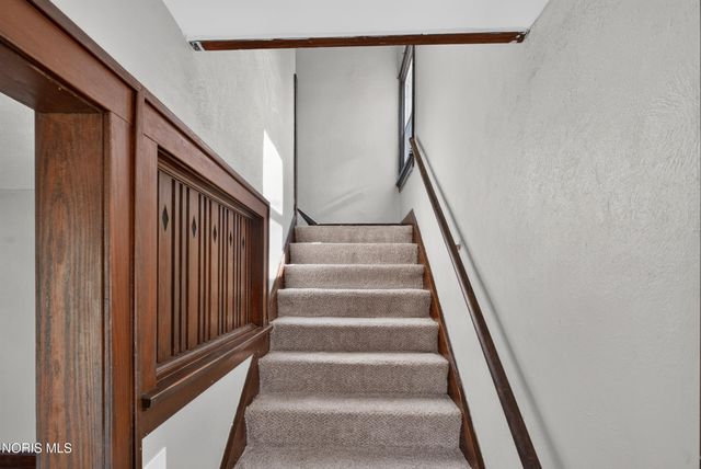 147 Eagle Point Road, Rossford, OH 43460