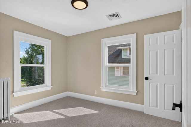 147 Eagle Point Road, Rossford, OH 43460