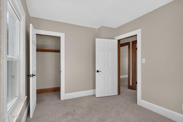 147 Eagle Point Road, Rossford, OH 43460