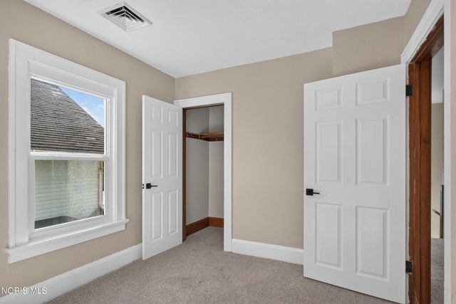 147 Eagle Point Road, Rossford, OH 43460