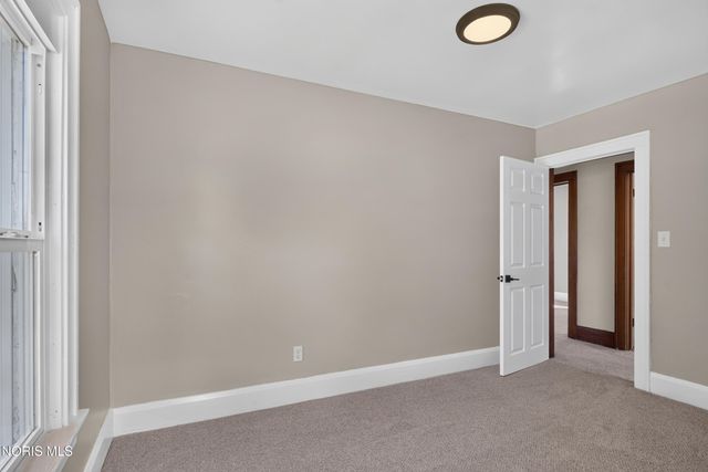 147 Eagle Point Road, Rossford, OH 43460