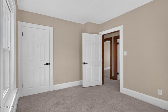 147 Eagle Point Road, Rossford, OH 43460
