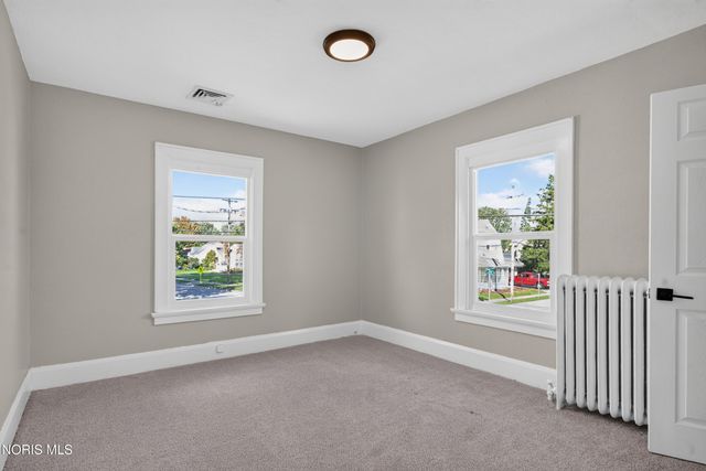147 Eagle Point Road, Rossford, OH 43460