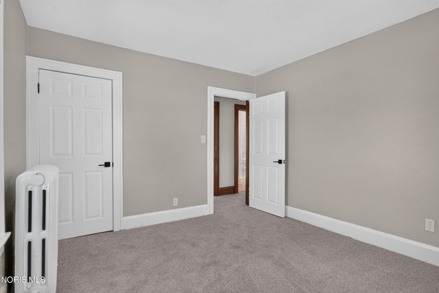 147 Eagle Point Road, Rossford, OH 43460