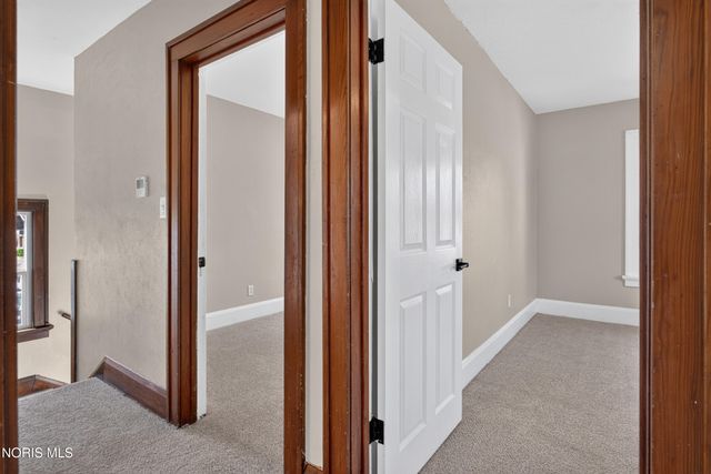 147 Eagle Point Road, Rossford, OH 43460