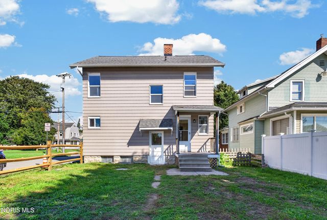 147 Eagle Point Road, Rossford, OH 43460