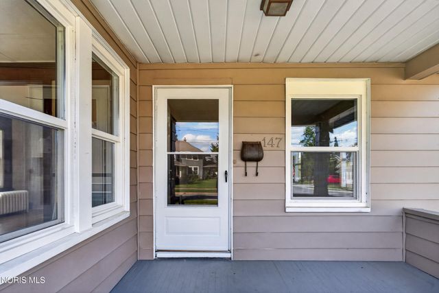 147 Eagle Point Road, Rossford, OH 43460