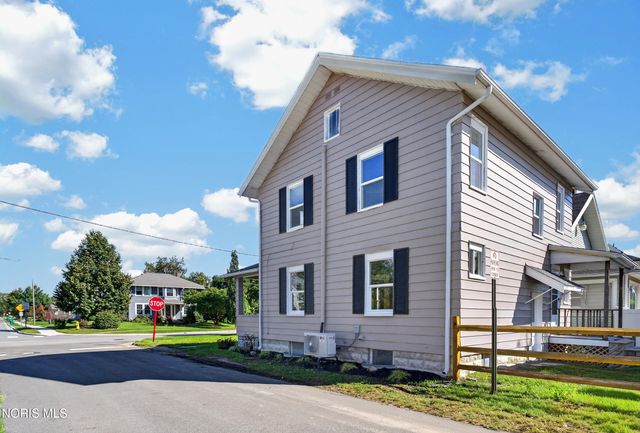 147 Eagle Point Road, Rossford, OH 43460