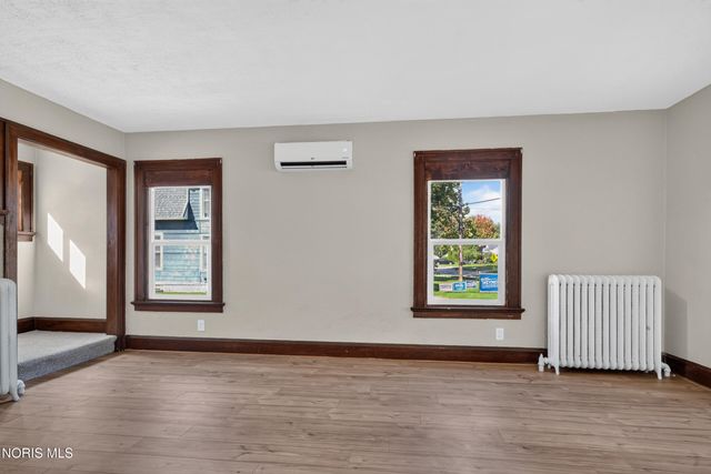 147 Eagle Point Road, Rossford, OH 43460