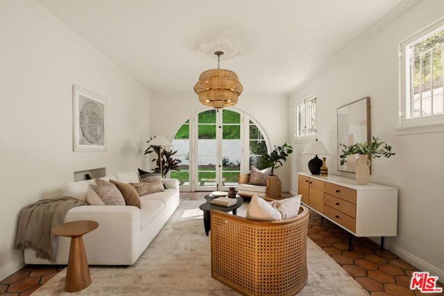 1518 N Beverly Drive, Beverly Hills, CA 90210