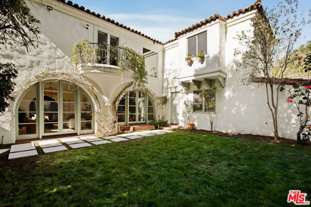 1518 N Beverly Drive, Beverly Hills, CA 90210