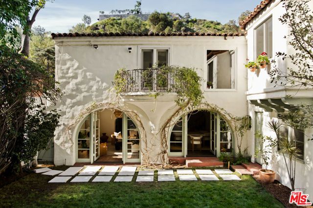 1518 N Beverly Drive, Beverly Hills, CA 90210