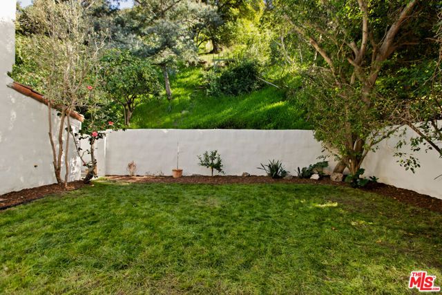 1518 N Beverly Drive, Beverly Hills, CA 90210