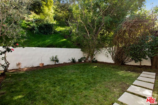 1518 N Beverly Drive, Beverly Hills, CA 90210