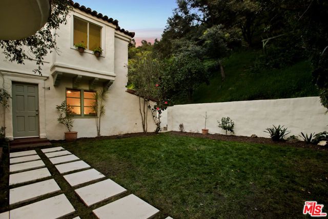 1518 N Beverly Drive, Beverly Hills, CA 90210