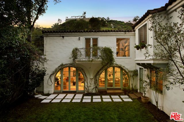 1518 N Beverly Drive, Beverly Hills, CA 90210