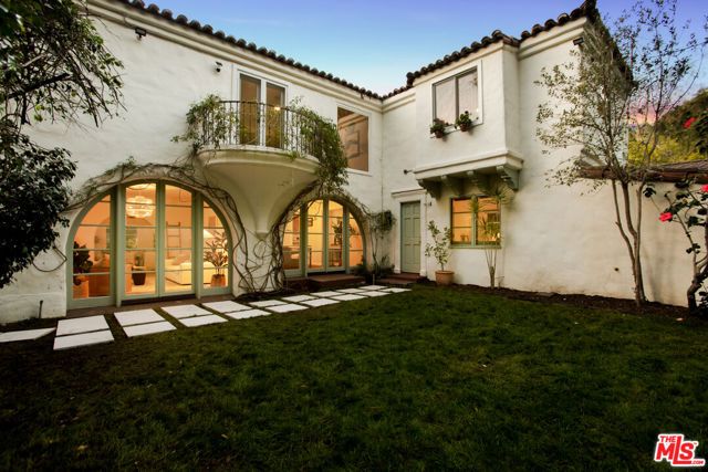 1518 N Beverly Drive, Beverly Hills, CA 90210