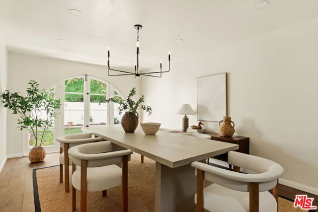 1518 N Beverly Drive, Beverly Hills, CA 90210