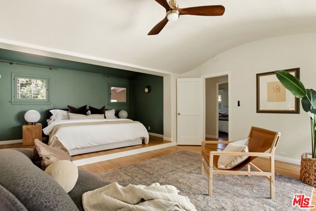 1518 N Beverly Drive, Beverly Hills, CA 90210