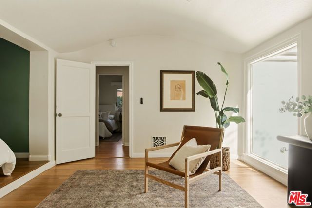 1518 N Beverly Drive, Beverly Hills, CA 90210