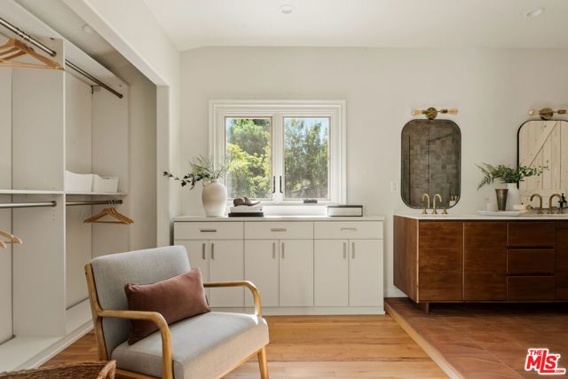 1518 N Beverly Drive, Beverly Hills, CA 90210