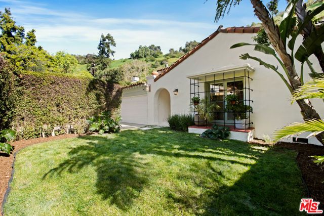 1518 N Beverly Drive, Beverly Hills, CA 90210