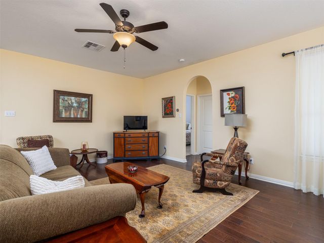 201 Sycamore ST, Georgetown, TX 78633