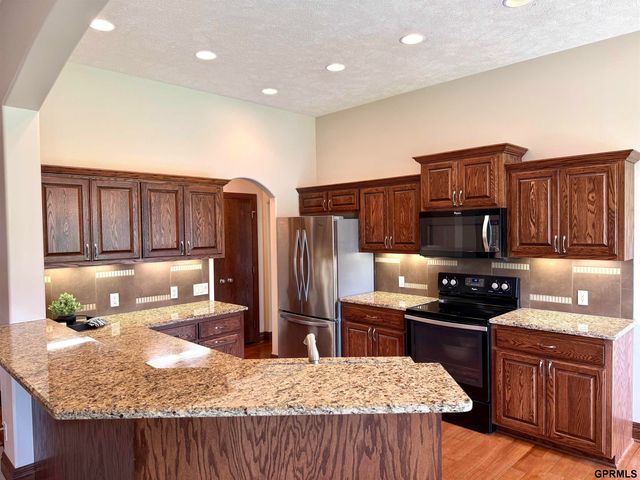 18419 Izard Circle, Elkhorn, NE 68022