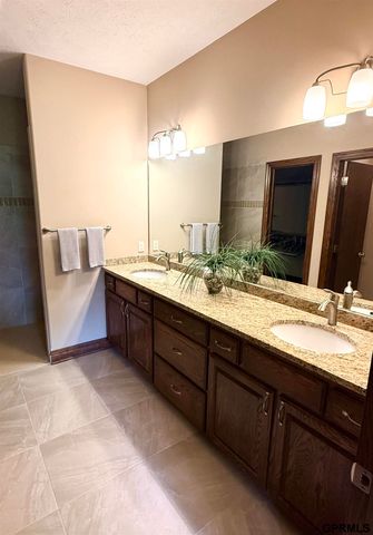 18419 Izard Circle, Elkhorn, NE 68022