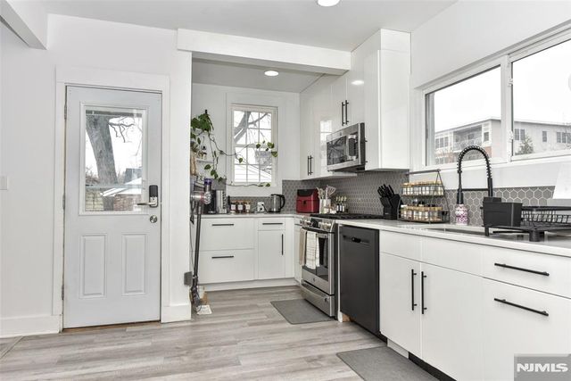 89 Forest Place, Rochelle Park, NJ 07662