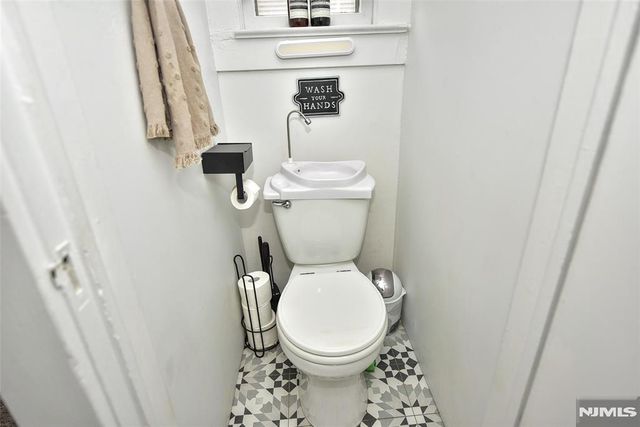 89 Forest Place, Rochelle Park, NJ 07662