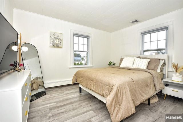 89 Forest Place, Rochelle Park, NJ 07662