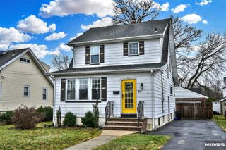 89 Forest Place, Rochelle Park, NJ 07662