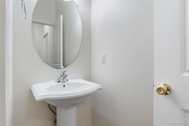 49 Woodside Knolls Drive, Middletown, NY 10940