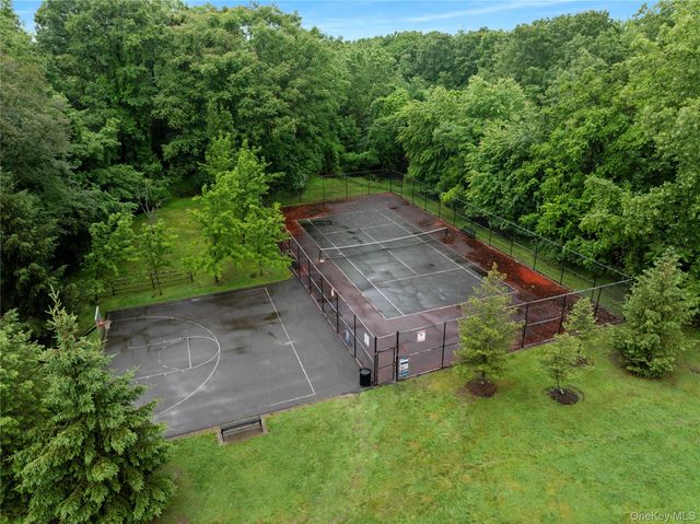 49 Woodside Knolls Drive, Middletown, NY 10940