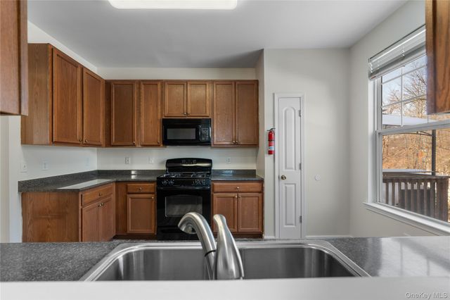 49 Woodside Knolls Drive, Middletown, NY 10940