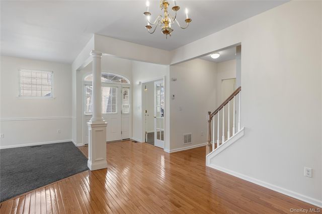 49 Woodside Knolls Drive, Middletown, NY 10940