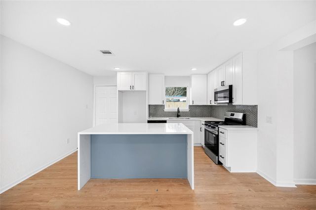 7422 Wiley Road, Houston, TX 77016