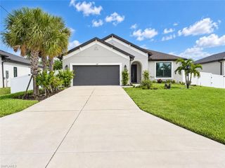 133 33rd PL, Cape Coral, FL 33991