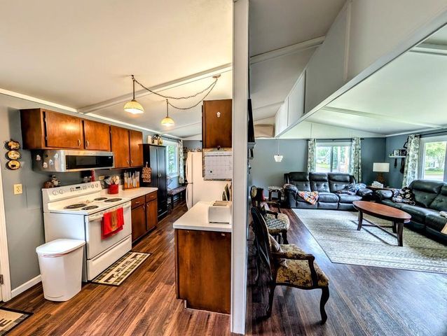 1407 S KERNAN AVENUE, Appleton, WI 54915