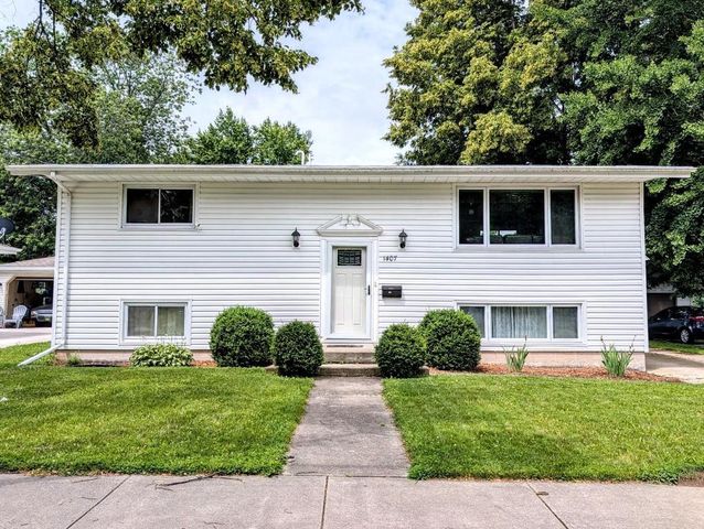 1407 S KERNAN AVENUE, Appleton, WI 54915