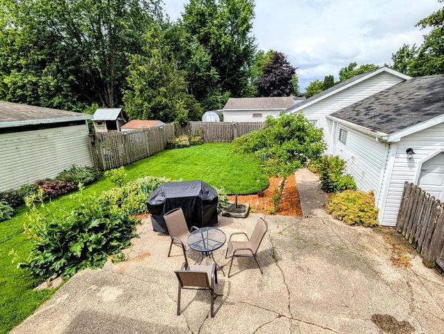 1407 S KERNAN AVENUE, Appleton, WI 54915