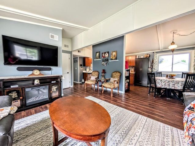 1407 S KERNAN AVENUE, Appleton, WI 54915