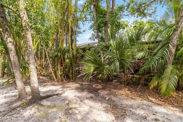 642 N JEFFERSON AVENUE 13, Sarasota, FL 34237