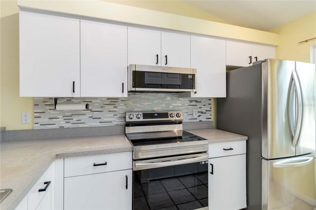 642 N JEFFERSON AVENUE 13, Sarasota, FL 34237