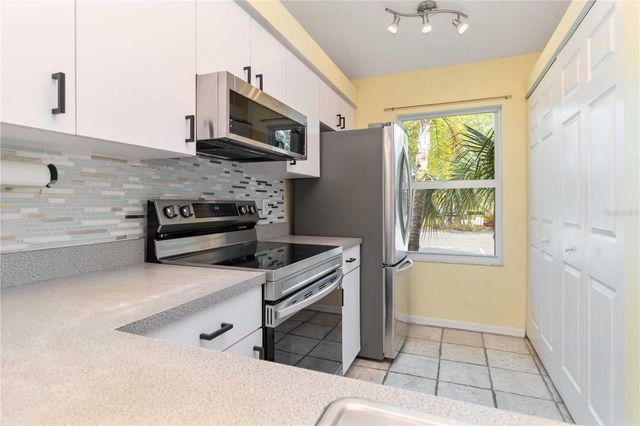642 N JEFFERSON AVENUE 13, Sarasota, FL 34237