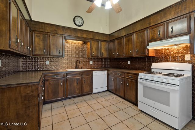 557 Old Hwy 49, Seminary, MS 39479