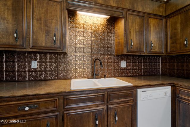 557 Old Hwy 49, Seminary, MS 39479