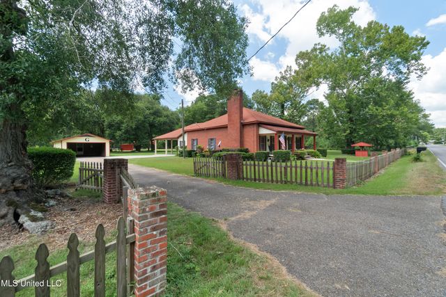 557 Old Hwy 49, Seminary, MS 39479