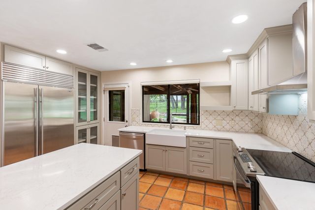 206 Blue Ground, Horseshoe Bay, TX 78657